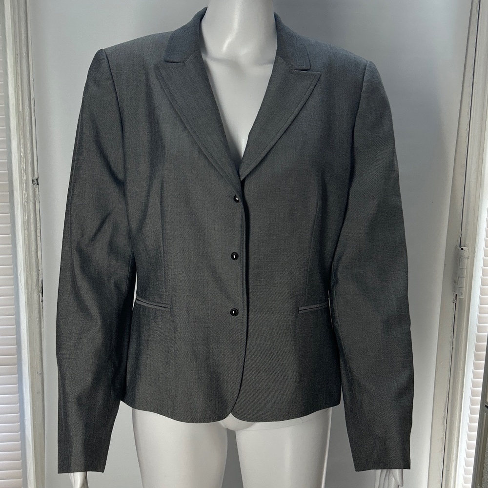 Tahari medium gray blazer